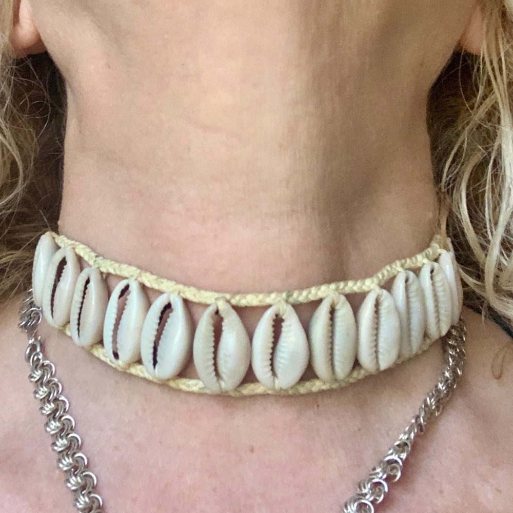 🧡 VTG Hippie Reversible Handmade Crochet Cowrie Sea Shell Choker - Cowrie Shell